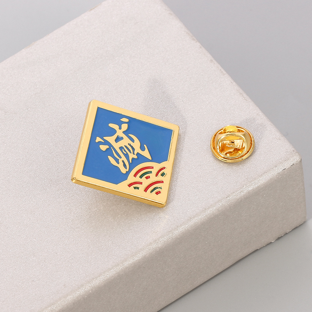 1pcs 애니메이션 상품 핀 배지 귀여운 만화 디자인  - Anime Merchandise Logo 리뷰 및 가격